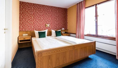 Large Double Room