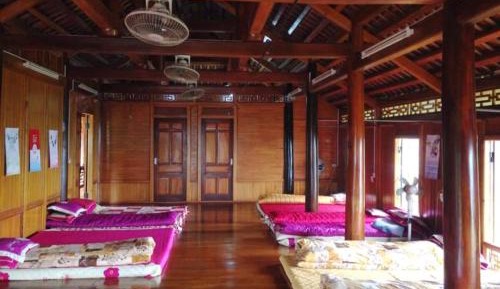 Single Bed in Mixed Dormitory Room