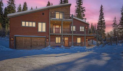 Four-Bedroom Holiday Home