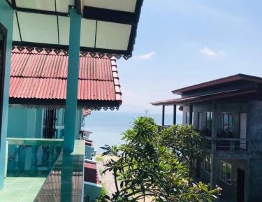 Superior Double or Twin Room with Partial Sea View