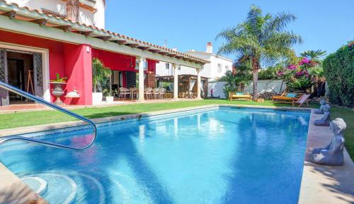 Six-Bedroom Villa 