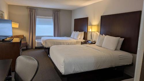 Queen Room with Two Queen Beds - Non-Smoking