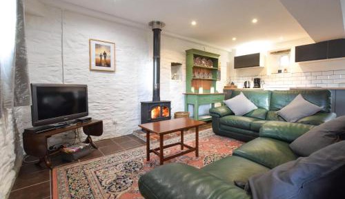 One-Bedroom Holiday Home