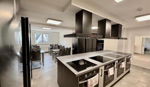 Single Room with Shared Bathroom