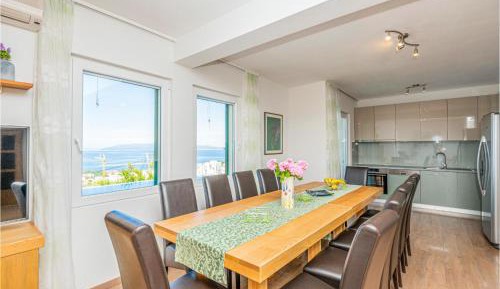 Six-Bedroom Holiday Home