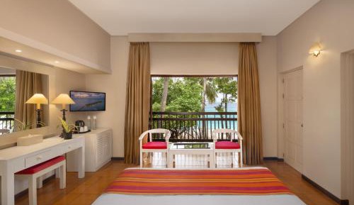 Classic Ocean View Room with USD 50 Spa Credit Per Person | 10% Off on Excursions | FREE One Hour Sunset Photo Cruise for Minimum 3 Night Stays