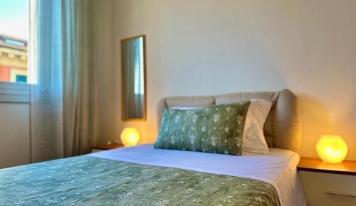 Single Room with Shared Bathroom