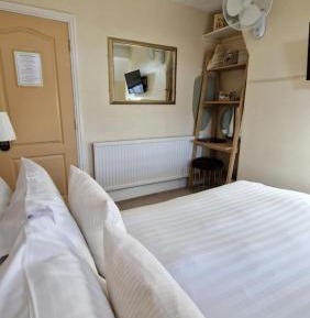 Double Room with Private External Bathroom