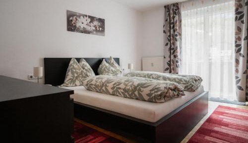 Two-Bedroom Apartment with Mountain View
