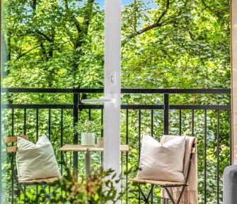 Deluxe One-Bedroom Apartment with Garden View