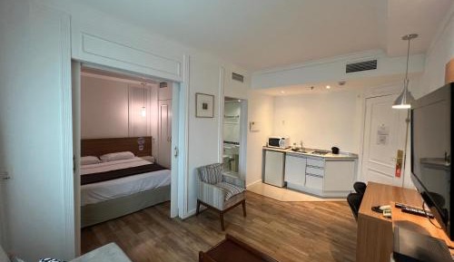 Suite with City View