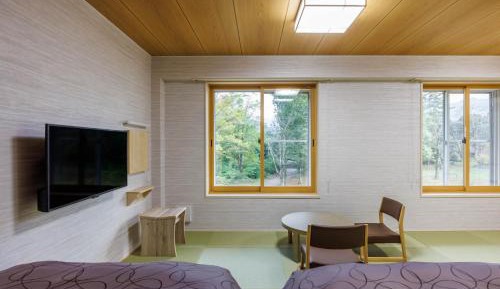 Standard Twin Room with Mountain View