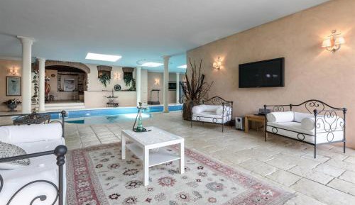 Five-Bedroom Holiday Home