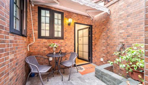 One-Bedroom Apartment with Terrace