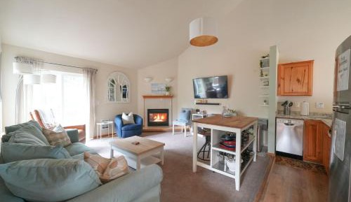 Three-Bedroom Premium Apartment with Balcony