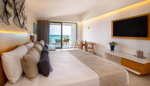 DELUXE PREMIUM OCEANFRONT