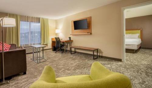 One Bedroom Queen Suite with Two Queen Beds