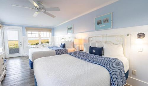 Oceanfront 1st Floor Two Queens