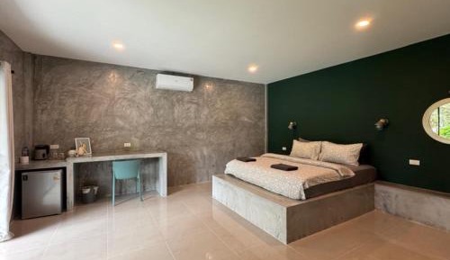 Large Double Room