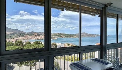 One-Bedroom Apartment with Sea View