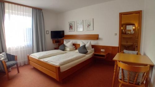 Double Room with Private Bathroom