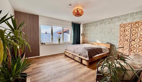 Superior One-Bedroom Apartment