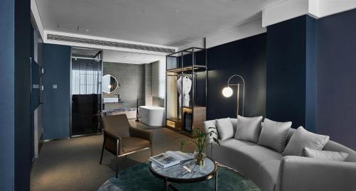Queen Suite