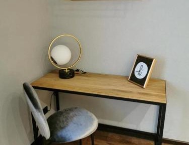 Deluxe One-Bedroom Apartment