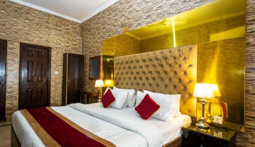 Deluxe King Room