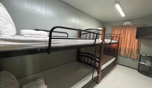 Quadruple Room with Private Bathroom