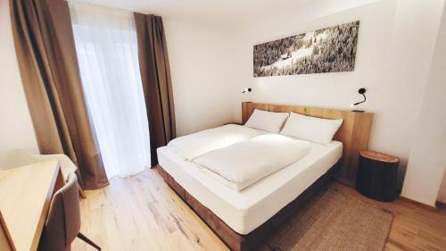 Classic One-Bedroom Apartment with King Bed