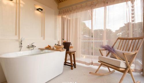 Suite with Spa Bath