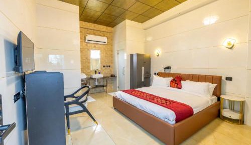Deluxe King Room