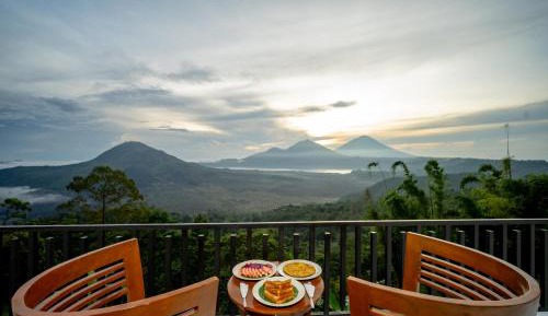 Suite with Mountain View