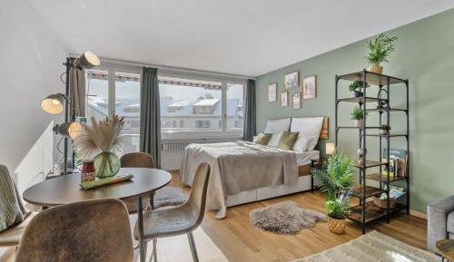 One-Bedroom Apartment