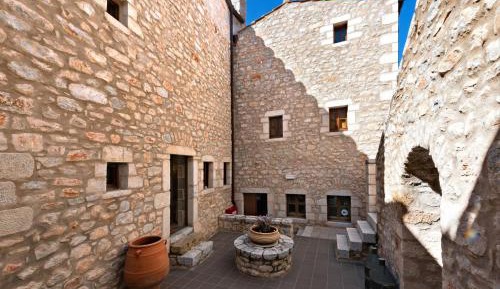 Premier Courtyard View