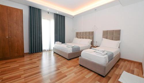 Deluxe Triple Room with Balcony