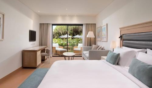 Junior Ocean Suite with Garden Access