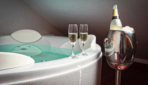 Suite with Hot Tub
