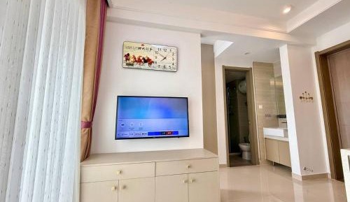 Studio Apartment with Balcony