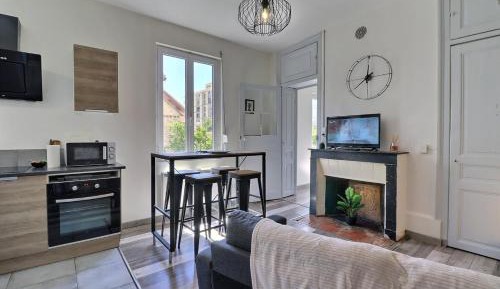 Apartment with Shower