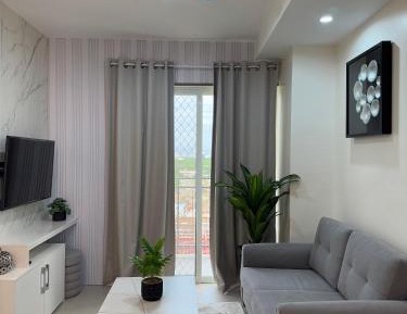 One-Bedroom Apartment with Balcony