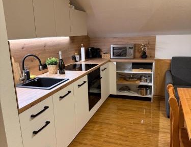 Three-Bedroom Apartment with Mountain View