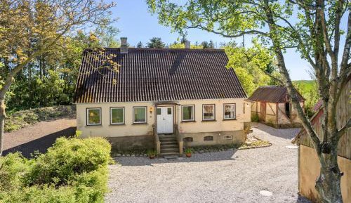 Two-Bedroom Holiday Home