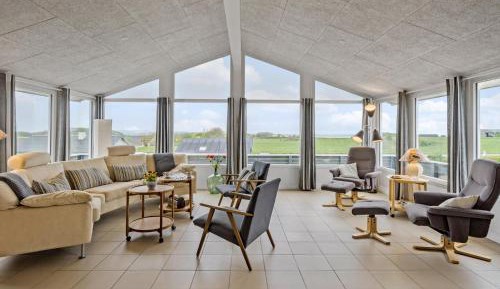 Three-Bedroom Holiday Home 