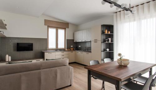 One-Bedroom Apartment with Balcony