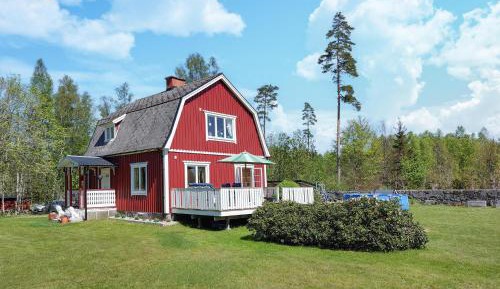 Three-Bedroom Holiday Home 