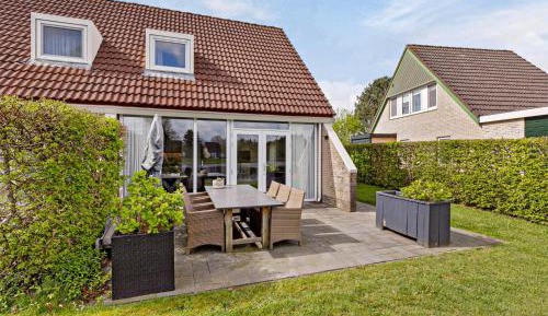 Three-Bedroom Holiday Home 