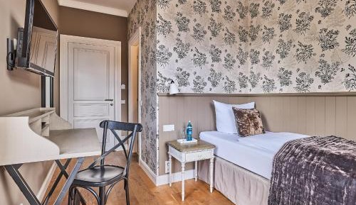 Deluxe Single Room