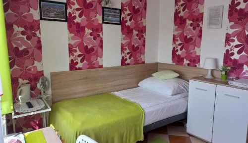 Single Room with Bathroom Top Floor